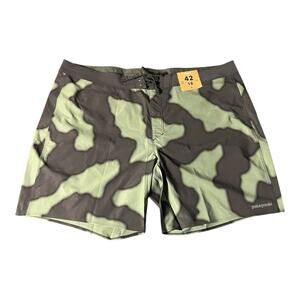 NWT Patagonia Mens Hydropeak Boardshorts 18" Camo Hemlock Green Size 42 Slim Fit